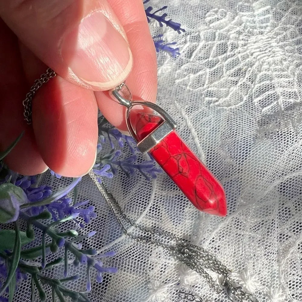 Vintage Red Howlite Stone Pendant Necklace